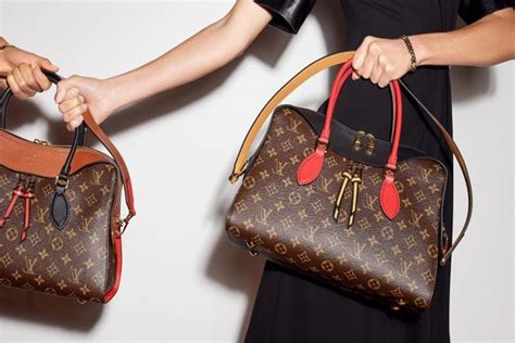 louis vuitton okunuşu sesli|Nasıl telaffuz edilir louis vuitton .